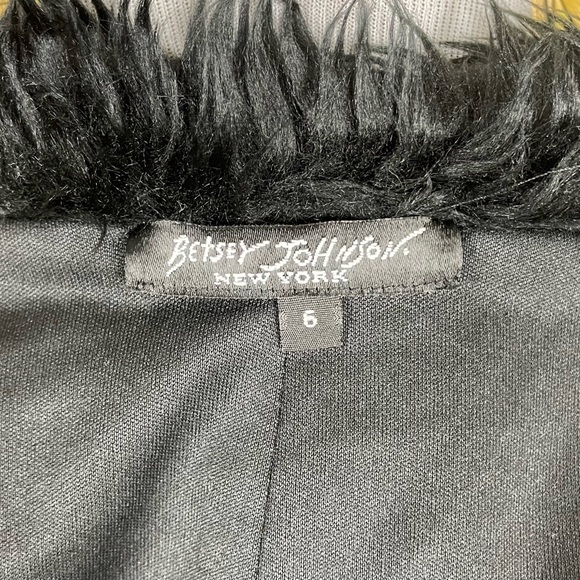SOLD Betsy Johnson Vintage 90s Y2K Floral
Velvet Fur Trim Penny Lane Coat Size 6 - Picture 9 of 12